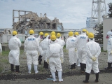 Ιαπωνία: Πανηγυρισμοί στο Τόκιο – ραδιενεργές διαρροές στη Φουκουσίμα